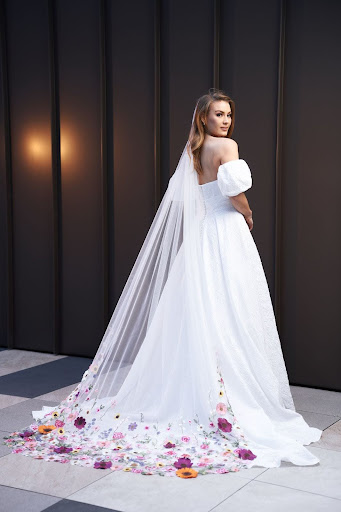 Bride Accessories & Finishing